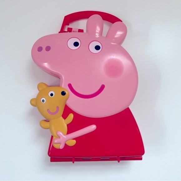 Peppa Pig Carry Along Friends Storage / Carrying Case Holds Up to 20 Figures - Picture 1 of 4